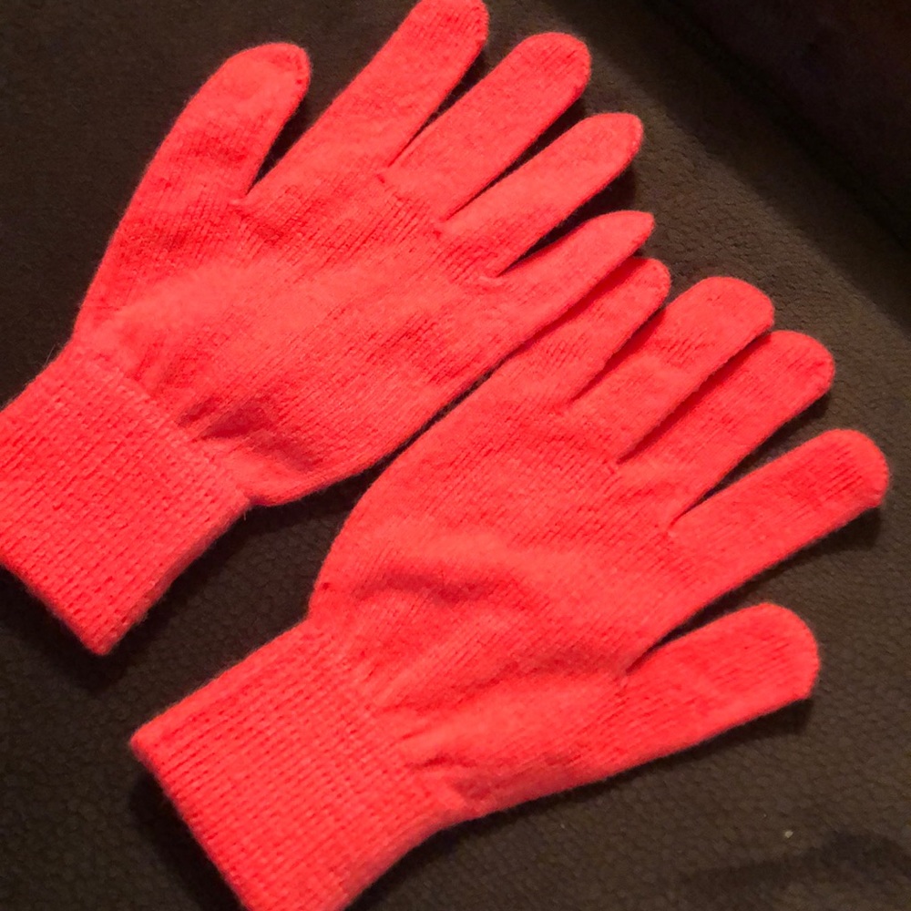 Pink gloves - Picture 3 of 3